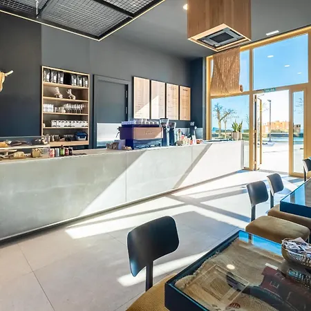 Intempo Deluxe 33-a Sky Poniente Beach 아파트